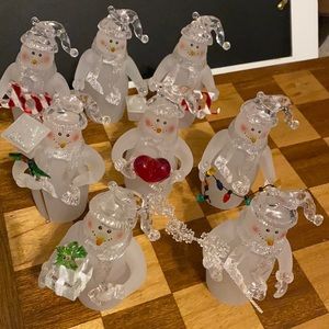 8 Snowmen For the Holidays
